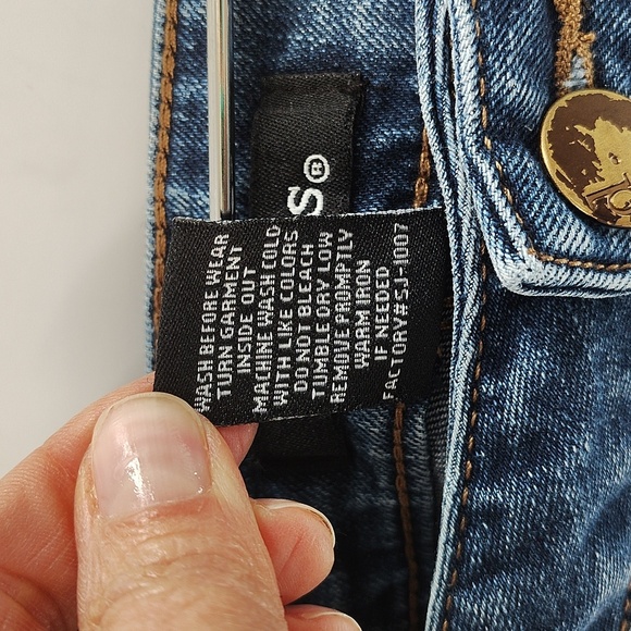 D. Jeans Crop Denim Mid To High Rise Stretch Cropped size 18W - Picture 7 of 8